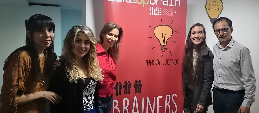 Grupo de Brainers certificados internacionalmente en el uso de la metodología WakeUpBrain, junto a su creador Guillermo Solano en el Centro de Innovación.