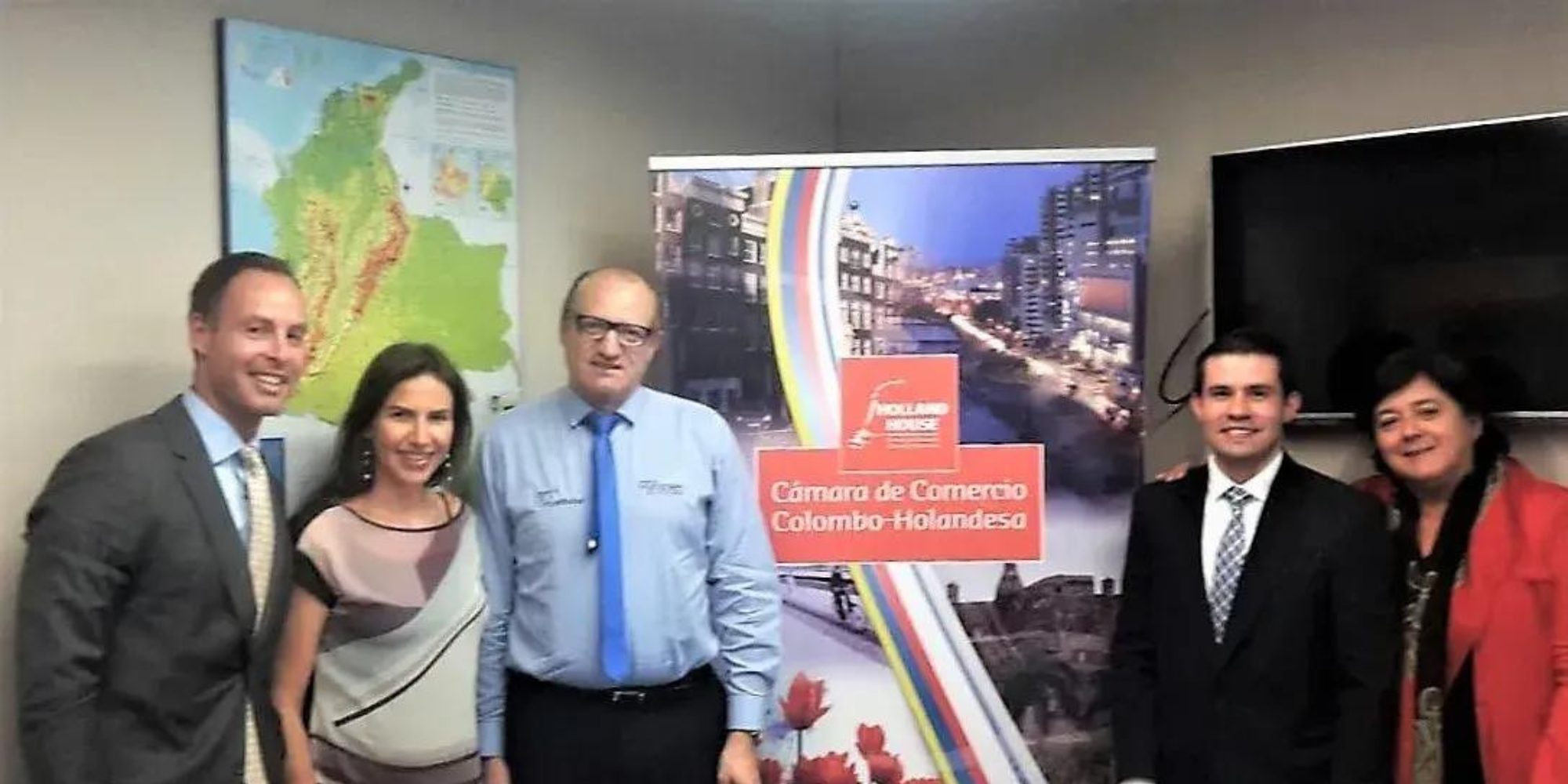Consultoría en Cooperación Internacional con la Cámara Colombo Holandesa, la Cámara de Comercio y la Alcaldía de Manizales